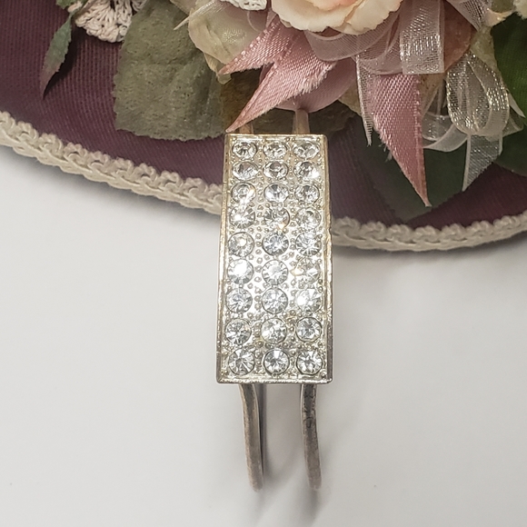 Elegant Crystal Vintage Style Hinge Bracelet - Picture 5 of 8